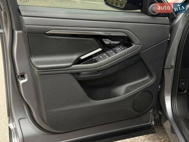 Серый Ленд Ровер Рендж Ровер Эвок, объемом двигателя 2 л и пробегом 85 тыс. км за 29500 $, фото 9 на Automoto.ua
