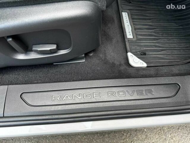 Сірий Ленд Ровер Рендж Ровер Евок, об'ємом двигуна 2 л та пробігом 65 тис. км за 30790 $, фото 30 на Automoto.ua