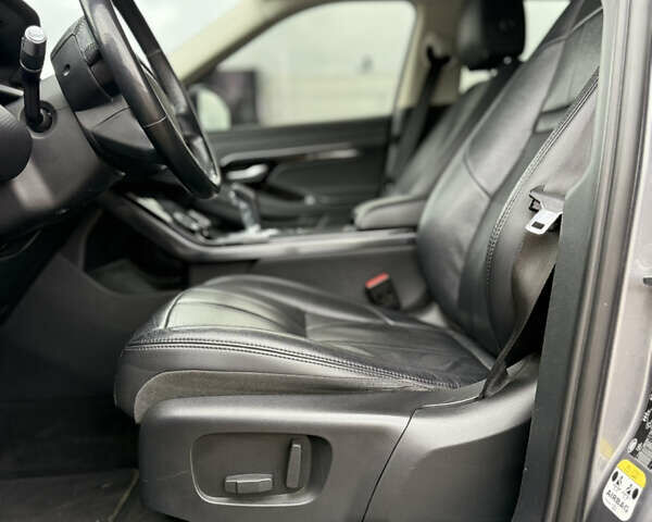 Серый Ленд Ровер Рендж Ровер Эвок, объемом двигателя 2 л и пробегом 120 тыс. км за 35000 $, фото 10 на Automoto.ua