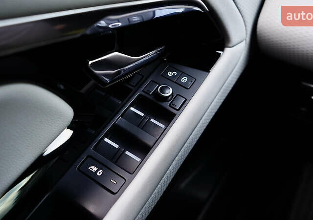 Серый Ленд Ровер Рендж Ровер Эвок, объемом двигателя 2 л и пробегом 95 тыс. км за 37800 $, фото 27 на Automoto.ua