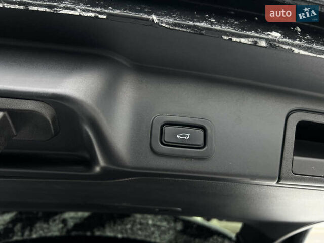 Сірий Ленд Ровер Рендж Ровер Евок, об'ємом двигуна 2 л та пробігом 70 тис. км за 29000 $, фото 27 на Automoto.ua