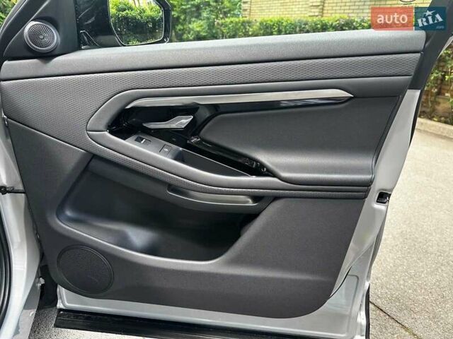 Серый Ленд Ровер Рендж Ровер Эвок, объемом двигателя 2 л и пробегом 65 тыс. км за 30790 $, фото 28 на Automoto.ua