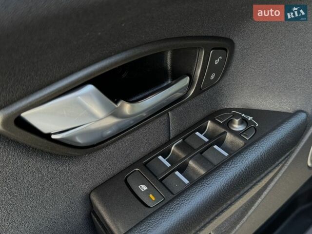 Серый Ленд Ровер Рендж Ровер Эвок, объемом двигателя 2 л и пробегом 130 тыс. км за 23900 $, фото 38 на Automoto.ua