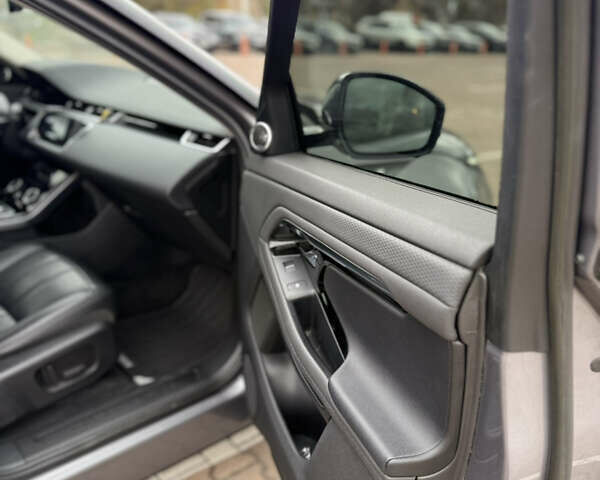 Серый Ленд Ровер Рендж Ровер Эвок, объемом двигателя 2 л и пробегом 120 тыс. км за 35000 $, фото 27 на Automoto.ua