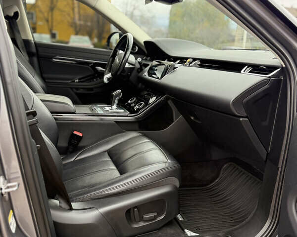 Серый Ленд Ровер Рендж Ровер Эвок, объемом двигателя 2 л и пробегом 120 тыс. км за 35000 $, фото 26 на Automoto.ua