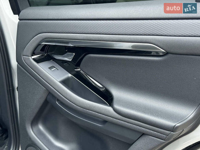 Сірий Ленд Ровер Рендж Ровер Евок, об'ємом двигуна 2 л та пробігом 65 тис. км за 28000 $, фото 45 на Automoto.ua