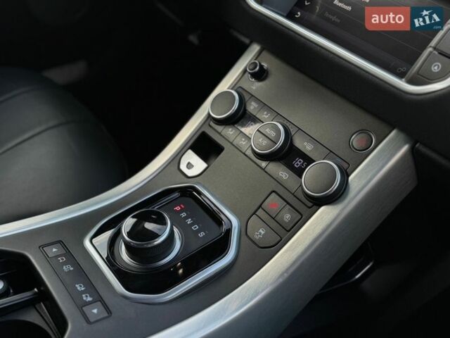 Серый Ленд Ровер Рендж Ровер Эвок, объемом двигателя 2 л и пробегом 130 тыс. км за 23900 $, фото 69 на Automoto.ua