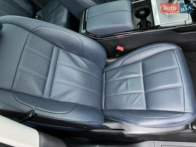 Серый Ленд Ровер Рендж Ровер Эвок, объемом двигателя 2 л и пробегом 83 тыс. км за 34990 $, фото 43 на Automoto.ua