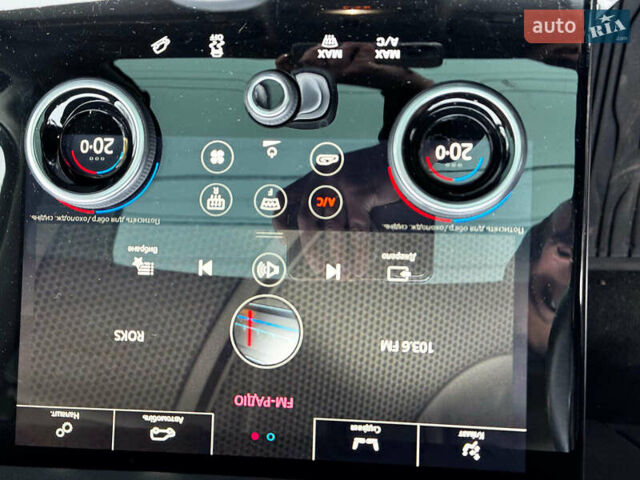 Сірий Ленд Ровер Рендж Ровер Евок, об'ємом двигуна 2 л та пробігом 65 тис. км за 28000 $, фото 39 на Automoto.ua