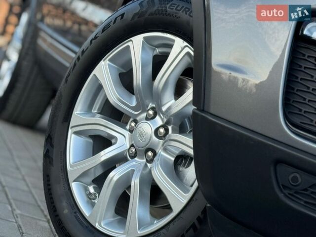 Серый Ленд Ровер Рендж Ровер Эвок, объемом двигателя 2 л и пробегом 130 тыс. км за 23900 $, фото 12 на Automoto.ua