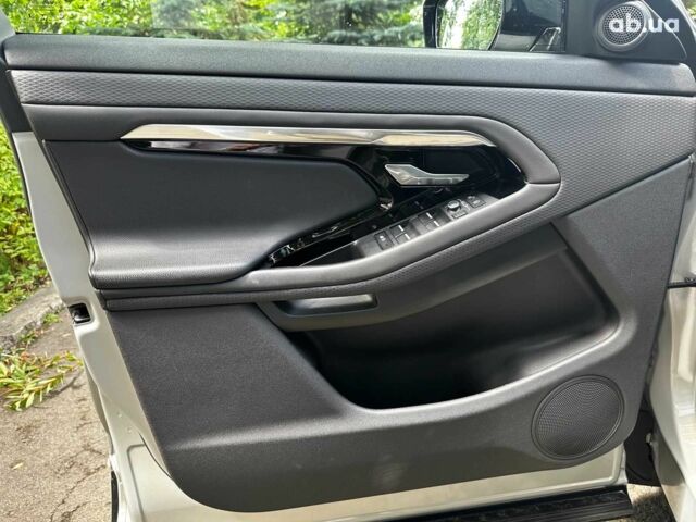 Сірий Ленд Ровер Рендж Ровер Евок, об'ємом двигуна 2 л та пробігом 65 тис. км за 30790 $, фото 9 на Automoto.ua