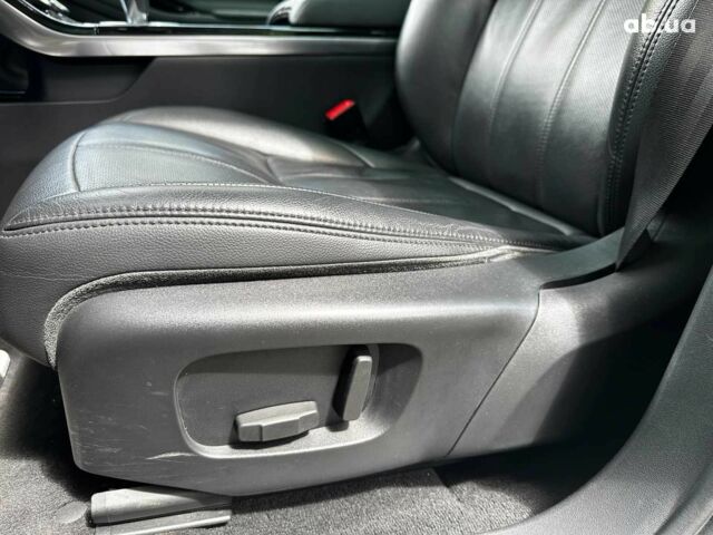 Сірий Ленд Ровер Рендж Ровер Евок, об'ємом двигуна 2 л та пробігом 65 тис. км за 30790 $, фото 11 на Automoto.ua