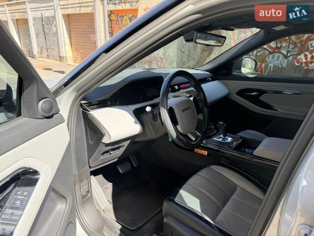 Серый Ленд Ровер Рендж Ровер Эвок, объемом двигателя 2 л и пробегом 30 тыс. км за 40900 $, фото 6 на Automoto.ua