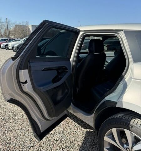 Серый Ленд Ровер Рендж Ровер Эвок, объемом двигателя 2 л и пробегом 46 тыс. км за 40700 $, фото 17 на Automoto.ua