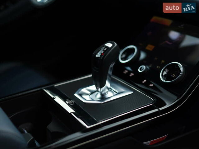 Ленд Ровер Рендж Ровер Эвок 2020 в Киеве на Automoto.ua Серый Ленд Ровер Рендж Ровер Эвок, объемом двигателя 2 л и пробегом 38 тыс. км за 46500 $, фото 11 на Automoto.ua