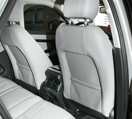 Серый Ленд Ровер Рендж Ровер Эвок, объемом двигателя 2 л и пробегом 52 тыс. км за 32000 $, фото 8 на Automoto.ua