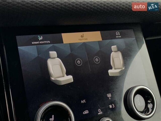 Серый Ленд Ровер Рендж Ровер Эвок, объемом двигателя 2 л и пробегом 180 тыс. км за 35555 $, фото 56 на Automoto.ua