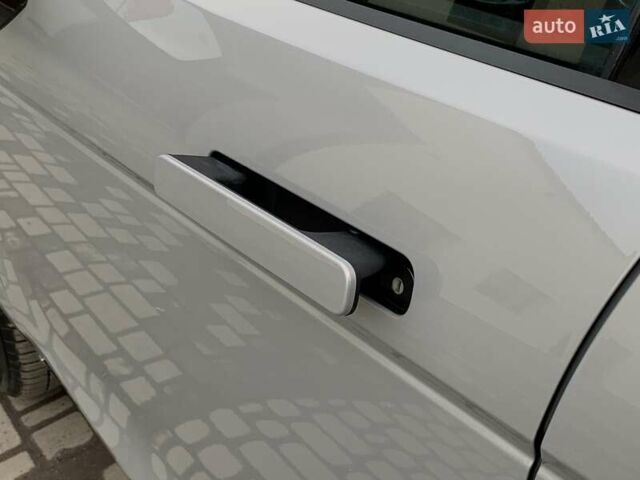 Серый Ленд Ровер Рендж Ровер Эвок, объемом двигателя 2 л и пробегом 180 тыс. км за 35555 $, фото 14 на Automoto.ua