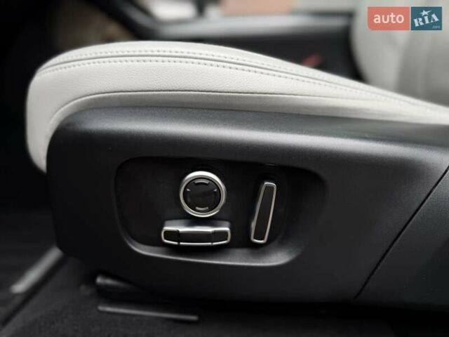 Серый Ленд Ровер Рендж Ровер Эвок, объемом двигателя 2 л и пробегом 65 тыс. км за 42700 $, фото 49 на Automoto.ua