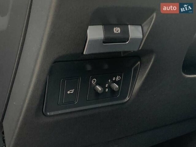 Серый Ленд Ровер Рендж Ровер Эвок, объемом двигателя 2 л и пробегом 180 тыс. км за 35555 $, фото 44 на Automoto.ua