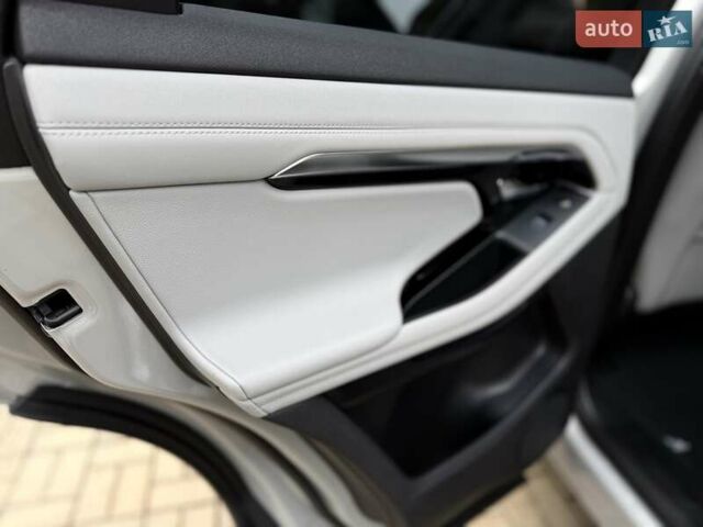 Серый Ленд Ровер Рендж Ровер Эвок, объемом двигателя 2 л и пробегом 65 тыс. км за 42700 $, фото 48 на Automoto.ua