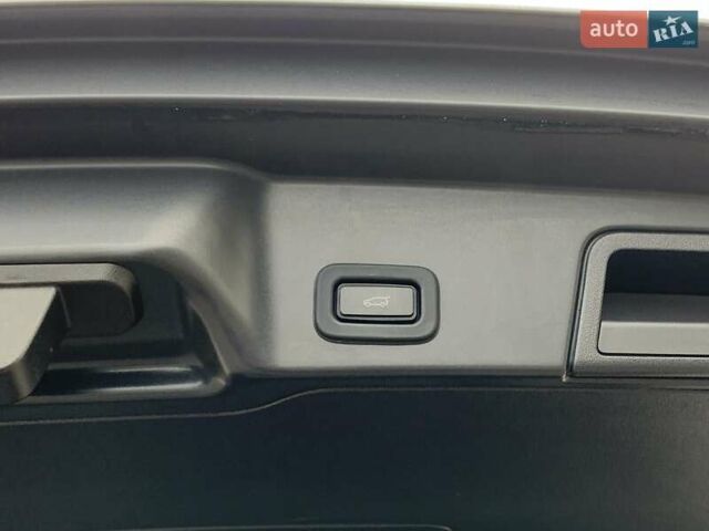 Серый Ленд Ровер Рендж Ровер Эвок, объемом двигателя 2 л и пробегом 180 тыс. км за 35555 $, фото 32 на Automoto.ua