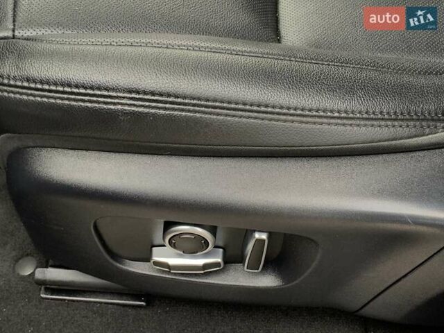Серый Ленд Ровер Рендж Ровер Эвок, объемом двигателя 2 л и пробегом 180 тыс. км за 35555 $, фото 43 на Automoto.ua