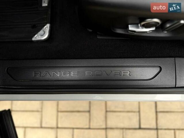 Серый Ленд Ровер Рендж Ровер Эвок, объемом двигателя 2 л и пробегом 65 тыс. км за 42700 $, фото 45 на Automoto.ua