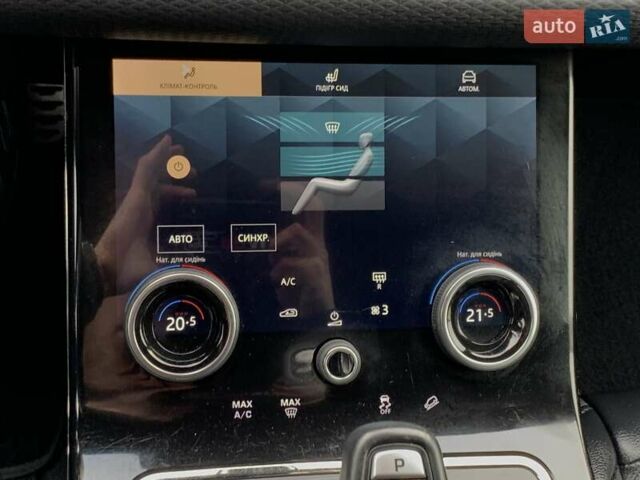 Серый Ленд Ровер Рендж Ровер Эвок, объемом двигателя 2 л и пробегом 180 тыс. км за 35555 $, фото 55 на Automoto.ua