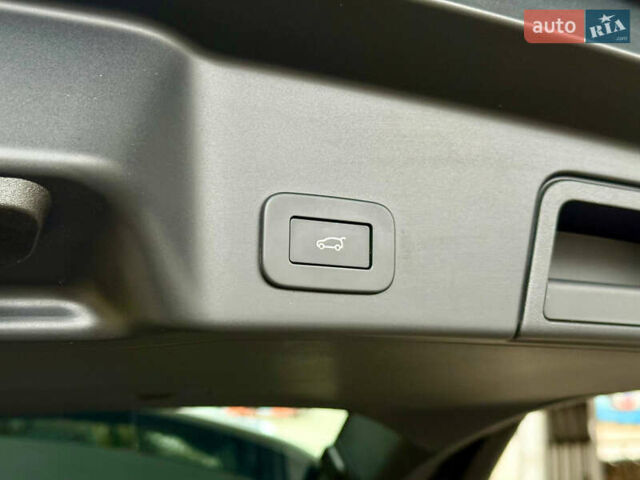 Сірий Ленд Ровер Рендж Ровер Евок, об'ємом двигуна 1.5 л та пробігом 28 тис. км за 39500 $, фото 32 на Automoto.ua
