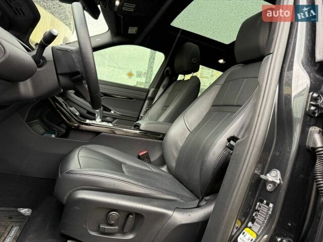 Серый Ленд Ровер Рендж Ровер Эвок, объемом двигателя 2 л и пробегом 9 тыс. км за 49990 $, фото 8 на Automoto.ua