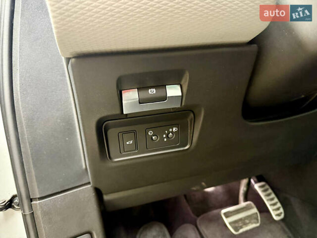 Сірий Ленд Ровер Рендж Ровер Евок, об'ємом двигуна 1.5 л та пробігом 28 тис. км за 39500 $, фото 24 на Automoto.ua