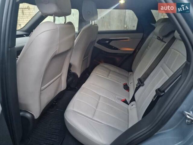 Серый Ленд Ровер Рендж Ровер Эвок, объемом двигателя 2 л и пробегом 70 тыс. км за 45000 $, фото 3 на Automoto.ua