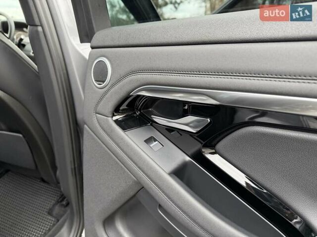 Серый Ленд Ровер Рендж Ровер Эвок, объемом двигателя 2 л и пробегом 37 тыс. км за 47999 $, фото 114 на Automoto.ua