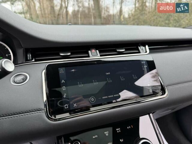 Серый Ленд Ровер Рендж Ровер Эвок, объемом двигателя 2 л и пробегом 37 тыс. км за 47999 $, фото 131 на Automoto.ua