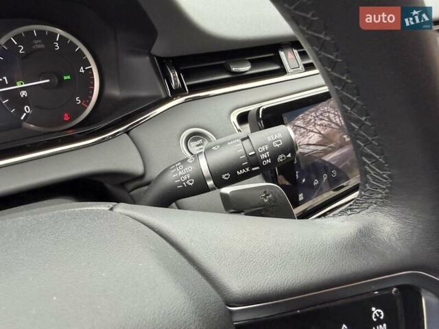 Серый Ленд Ровер Рендж Ровер Эвок, объемом двигателя 2 л и пробегом 37 тыс. км за 47999 $, фото 76 на Automoto.ua