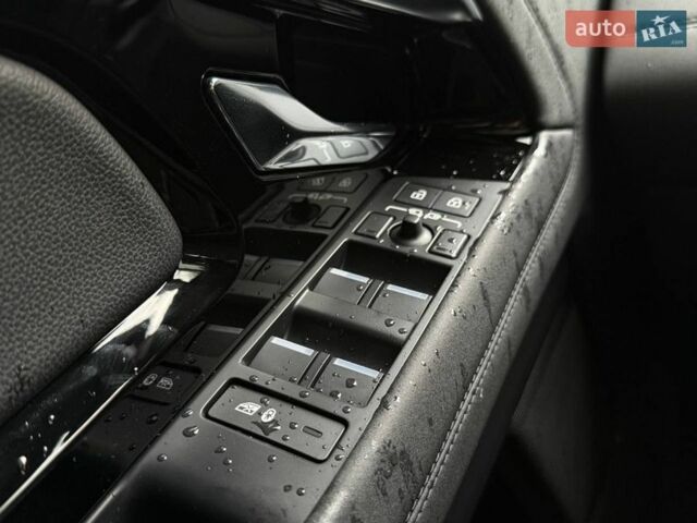 Серый Ленд Ровер Рендж Ровер Эвок, объемом двигателя 2 л и пробегом 9 тыс. км за 49990 $, фото 16 на Automoto.ua