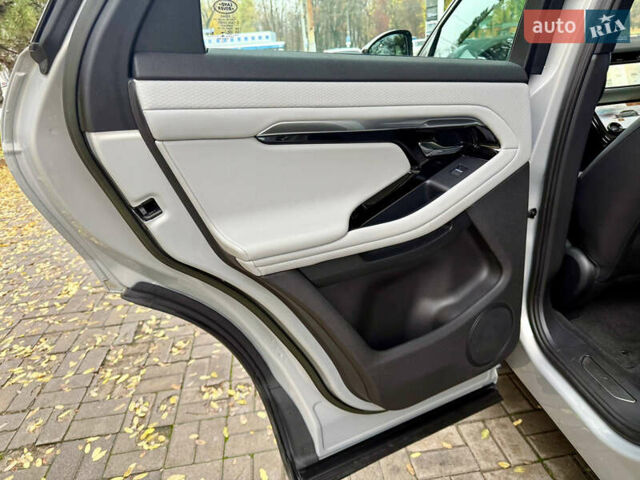 Сірий Ленд Ровер Рендж Ровер Евок, об'ємом двигуна 1.5 л та пробігом 28 тис. км за 39500 $, фото 26 на Automoto.ua