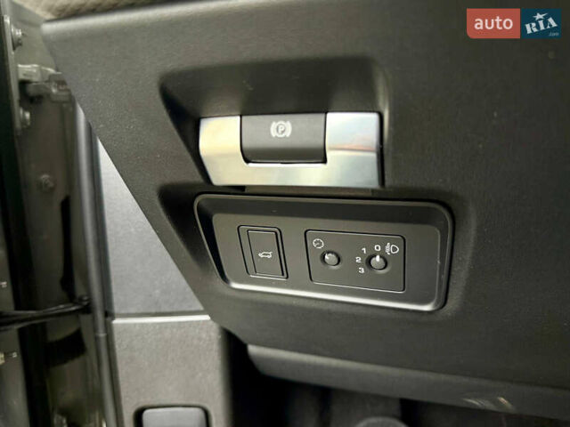 Сірий Ленд Ровер Рендж Ровер Евок, об'ємом двигуна 1.5 л та пробігом 28 тис. км за 39500 $, фото 45 на Automoto.ua