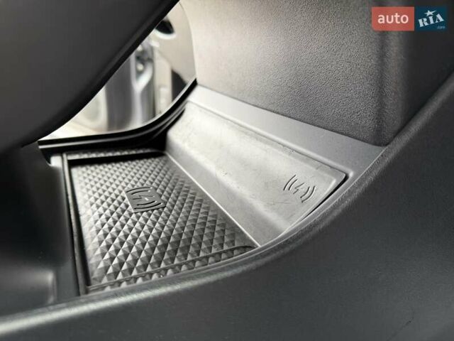 Серый Ленд Ровер Рендж Ровер Эвок, объемом двигателя 2 л и пробегом 37 тыс. км за 47999 $, фото 111 на Automoto.ua
