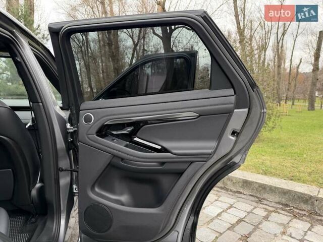 Серый Ленд Ровер Рендж Ровер Эвок, объемом двигателя 2 л и пробегом 37 тыс. км за 47999 $, фото 113 на Automoto.ua