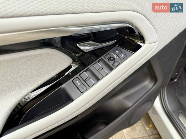 Сірий Ленд Ровер Рендж Ровер Евок, об'ємом двигуна 1.5 л та пробігом 28 тис. км за 39500 $, фото 23 на Automoto.ua