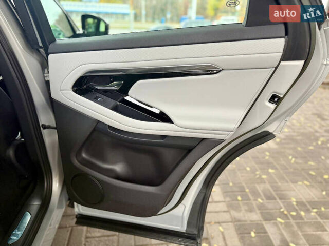 Сірий Ленд Ровер Рендж Ровер Евок, об'ємом двигуна 1.5 л та пробігом 28 тис. км за 39500 $, фото 36 на Automoto.ua