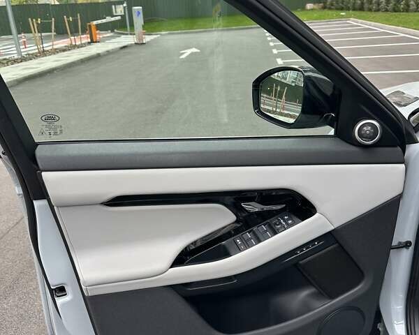 Ленд Ровер Рендж Ровер Эвок 2023 в Киеве на Automoto.ua Серый Ленд Ровер Рендж Ровер Эвок, объемом двигателя 2 л и пробегом 36 тыс. км за 60000 $, фото 12 на Automoto.ua