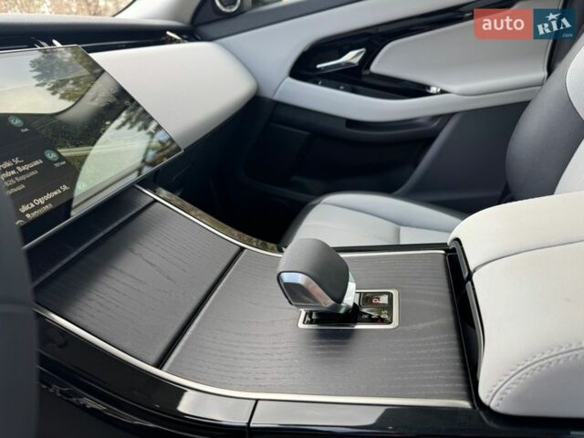 Сірий Ленд Ровер Рендж Ровер Евок, об'ємом двигуна 2 л та пробігом 25 тис. км за 54900 $, фото 31 на Automoto.ua