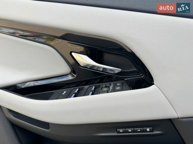 Сірий Ленд Ровер Рендж Ровер Евок, об'ємом двигуна 2 л та пробігом 25 тис. км за 54900 $, фото 30 на Automoto.ua