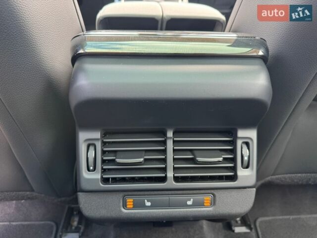 Сірий Ленд Ровер Рендж Ровер Евок, об'ємом двигуна 2 л та пробігом 25 тис. км за 54900 $, фото 26 на Automoto.ua