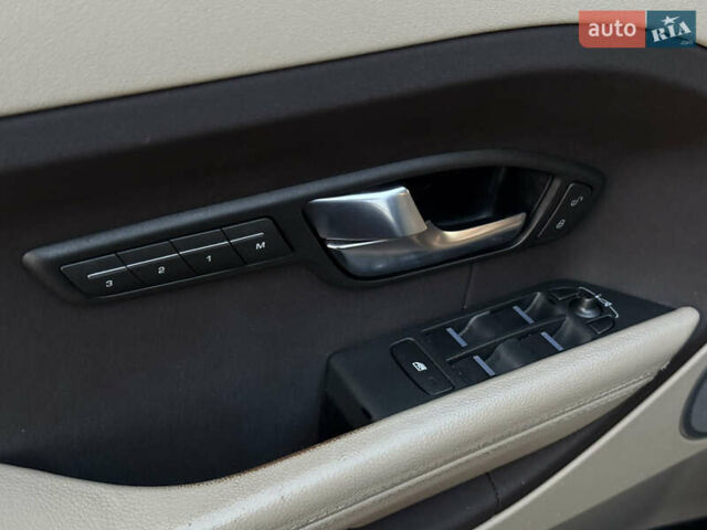 Синій Ленд Ровер Рендж Ровер Евок, об'ємом двигуна 2.18 л та пробігом 220 тис. км за 14900 $, фото 24 на Automoto.ua