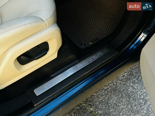 Синий Ленд Ровер Рендж Ровер Эвок, объемом двигателя 2 л и пробегом 156 тыс. км за 16000 $, фото 81 на Automoto.ua