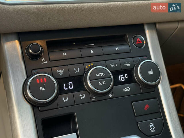 Синій Ленд Ровер Рендж Ровер Евок, об'ємом двигуна 2.18 л та пробігом 220 тис. км за 14900 $, фото 31 на Automoto.ua